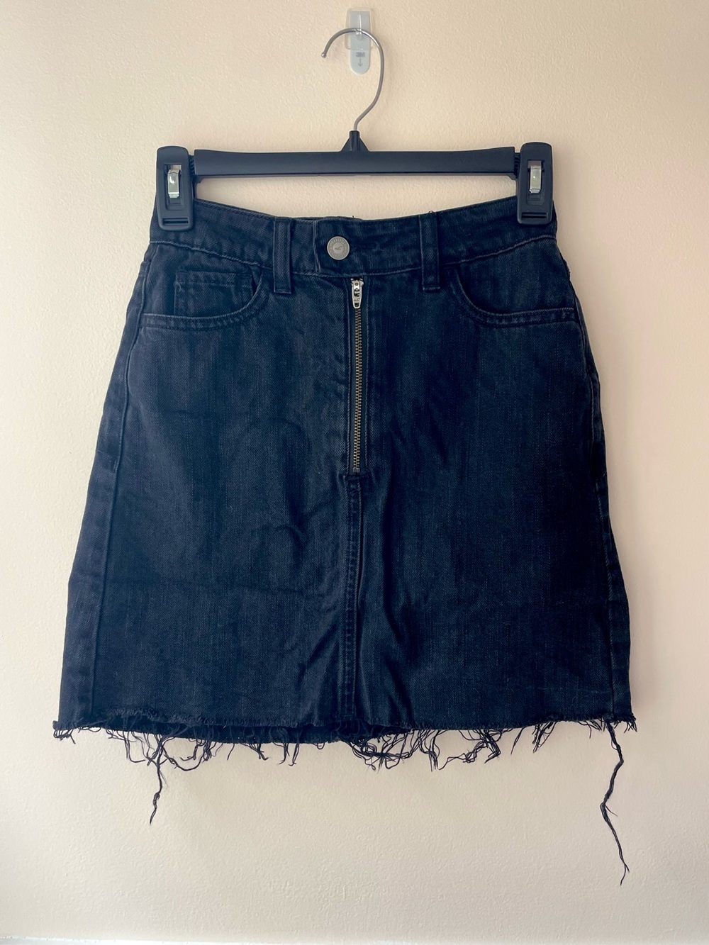 Hollister Black Frayed-Hem Zip Front Denim Mini Skirt